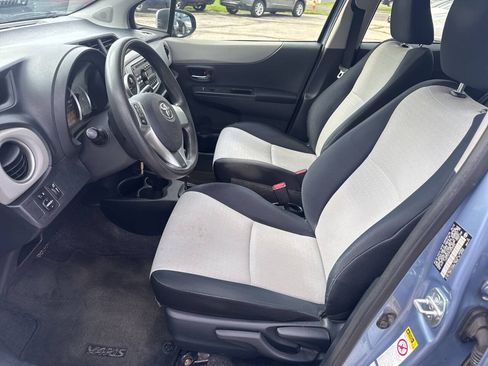 Used 2012 Toyota Yaris LE FWD image 9