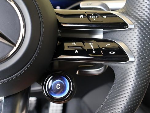 Used 2025 Mercedes-Benz S 63 AMG S image 19