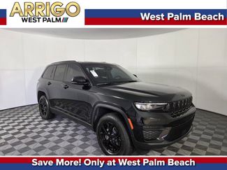 Used 2025 Jeep Grand Cherokee Altitude video 1