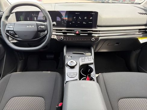 New 2026 Kia Sportage LX FWD image 9