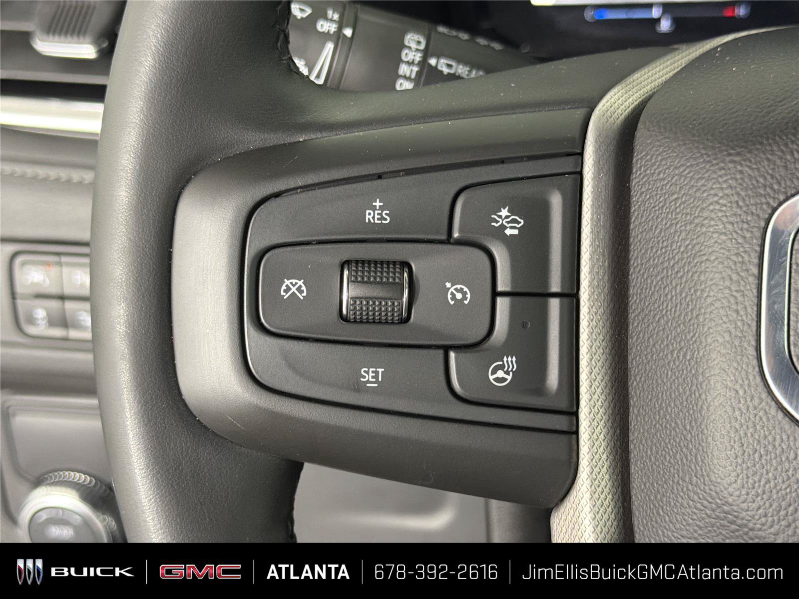 Used 2024 GMC Yukon XL Denali RWD image 27