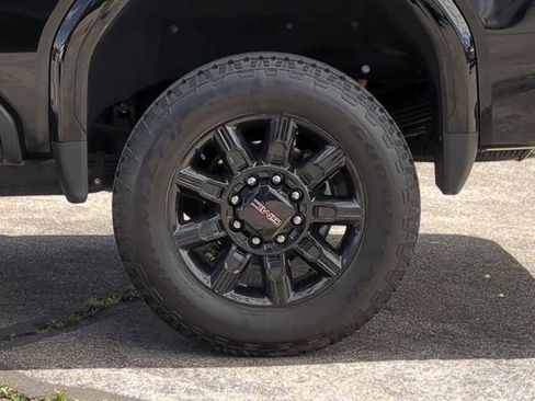 Used 2024 GMC Sierra 2500 AT4 w/ AT4 Premium Plus Package AWD/4WD image 38