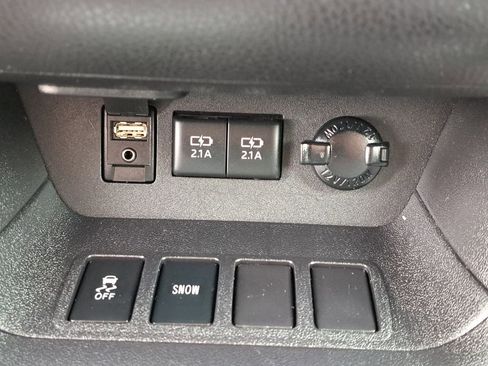 Certified 2017 Toyota Highlander XLE image 27