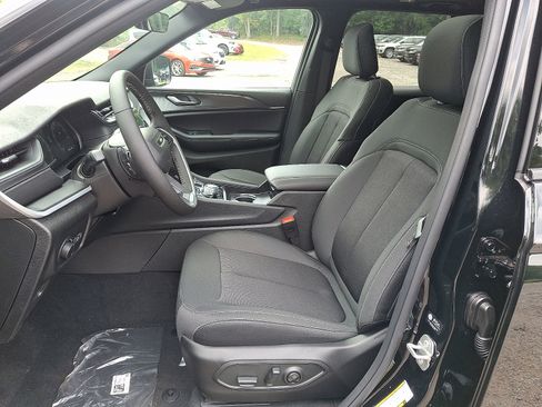 New 2025 Jeep Grand Cherokee Laredo X w/ Luxury Tech Group I image 7