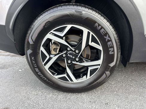 Used 2025 Kia Sportage LX image 31