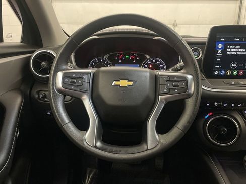 Used 2024 Chevrolet Blazer LT w/ Convenience Package FWD image 5
