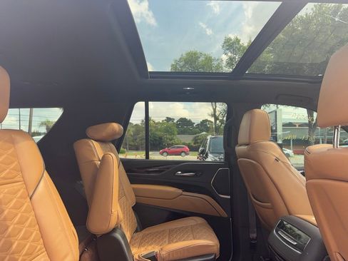 Used 2021 Cadillac Escalade Sport w/ Driver Assist Tech Package AWD/4WD image 17