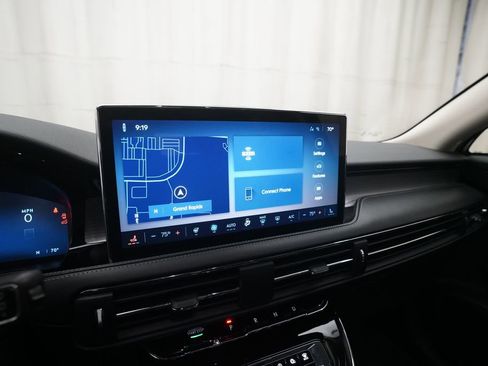 Used 2023 Lincoln Corsair Standard w/ Equipment Group 101A image 25