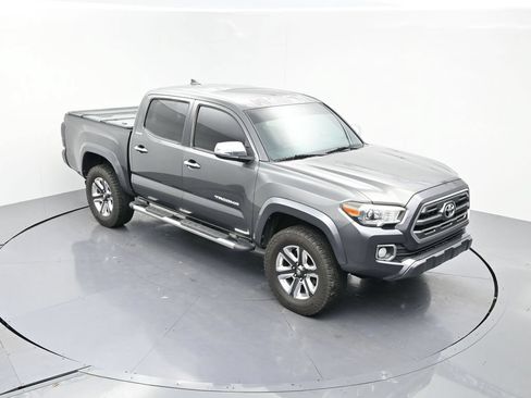 Used 2016 Toyota Tacoma Limited RWD image 17