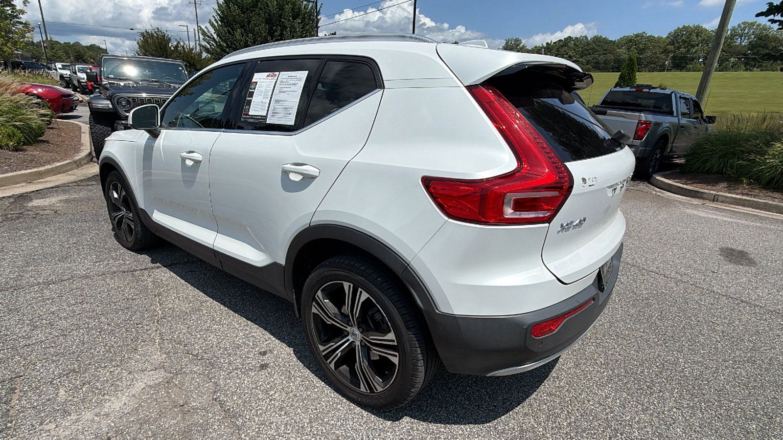 Used 2021 Volvo XC40 T5 Inscription w/ Protection Package Premier AWD/4WD image 10
