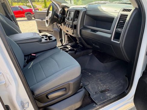 Used 2018 RAM 2500 Tradesman w/ Chrome Appearance Group AWD/4WD image 16