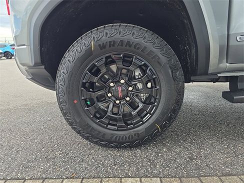 New 2026 GMC Canyon Elevation w/ Convenience Package image 31