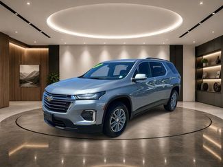 Used 2023 Chevrolet Traverse LT FWD video 2