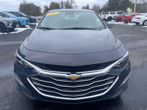 Used 2025 Chevrolet Malibu LT image 2