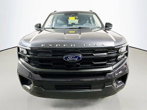 New 2025 Ford Expedition Active image 2