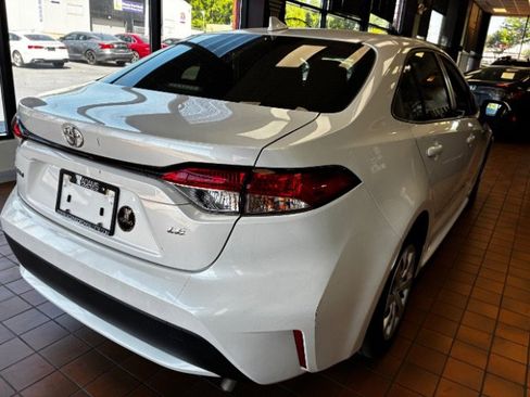Used 2022 Toyota Corolla LE FWD image 10
