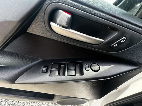 Used 2013 MAZDA MAZDA3 i Touring FWD image 23