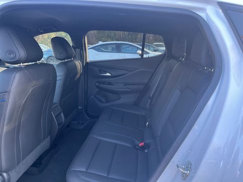 Used 2025 Buick Envista Sport Touring image 24