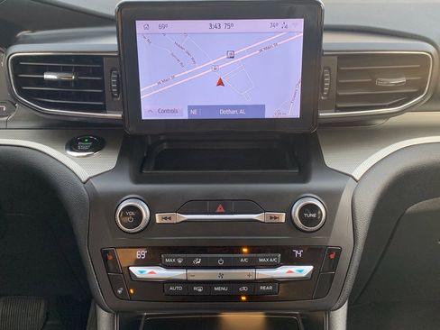 Used 2020 Ford Explorer XLT w/ Equipment Group 202A image 13