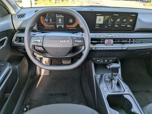 New 2026 Kia K4 FWD image 17