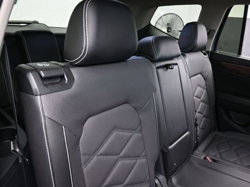 Used 2024 Volkswagen Atlas SE w/ Panoramic Sunroof Package FWD image 39