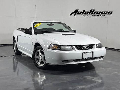 Used 2002 Ford Mustang Convertible RWD image 1