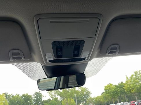 Certified 2025 Honda Pilot Touring image 16