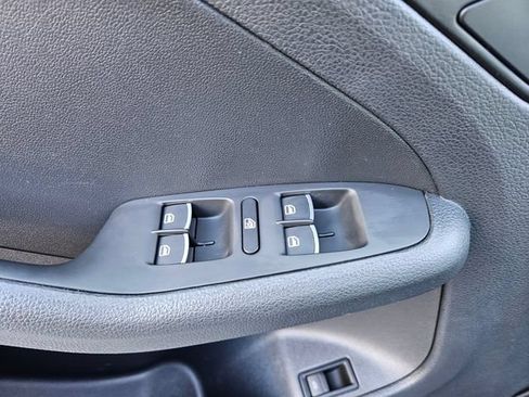 Used 2016 Volkswagen Jetta SE FWD image 17
