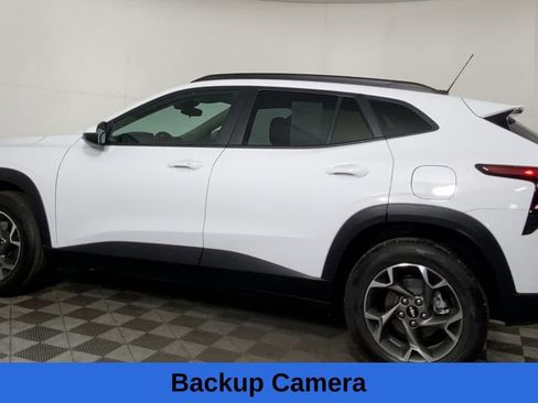 Certified 2024 Chevrolet Trax LT w/ Driver Confidence Package image 9