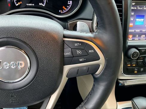 Used 2017 Jeep Grand Cherokee Limited image 19