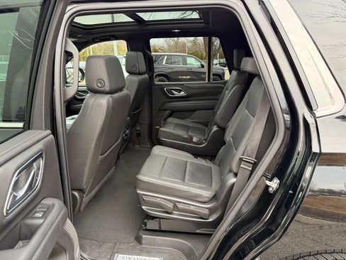 Used 2022 Chevrolet Tahoe LT w/ LT Signature Plus Package image 18
