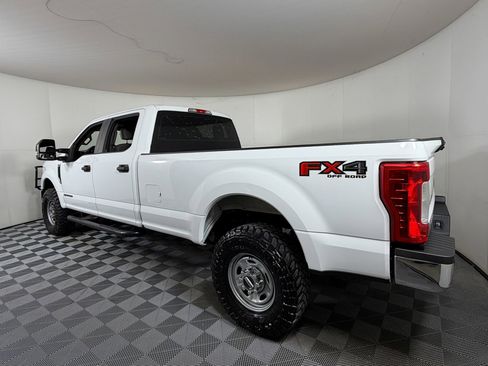 Used 2019 Ford F250 XL w/ Power Equipment Group AWD/4WD image 3