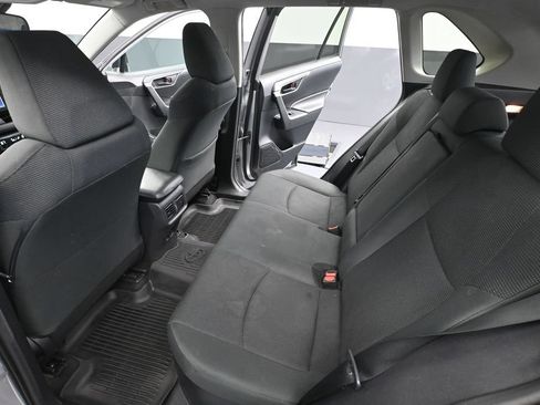 Used 2019 Toyota RAV4 LE w/ Carpet Mat Package AWD/4WD image 37