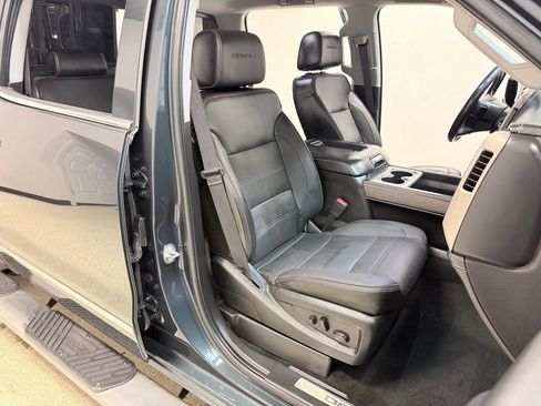 Used 2018 GMC Sierra 3500 Denali w/ Duramax Plus Package image 33