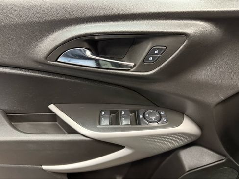 Used 2024 Chevrolet Trax RS image 10