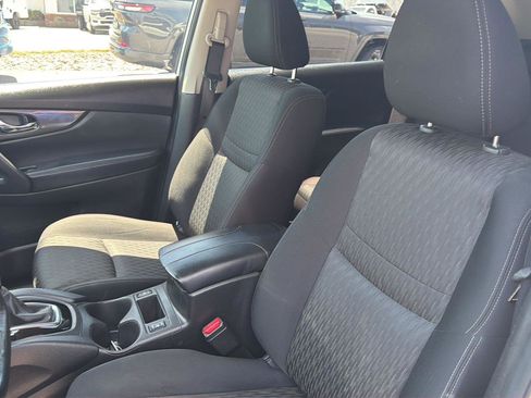 Used 2020 Nissan Rogue SV FWD image 14