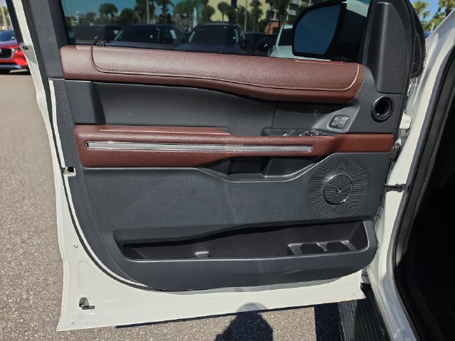 Used 2022 Ford Expedition Limited RWD image 18