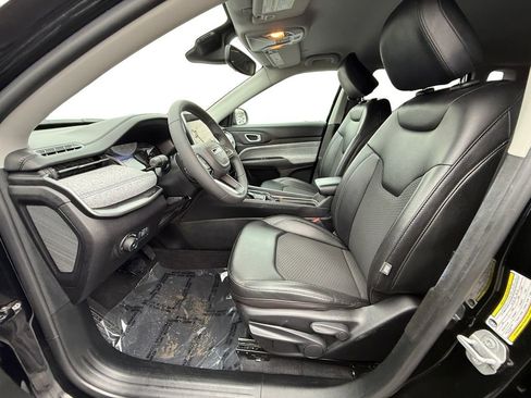 Used 2022 Jeep Compass Latitude image 9