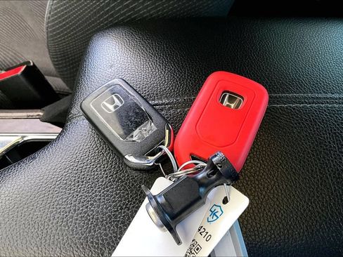 Used 2017 Honda Accord EX image 35
