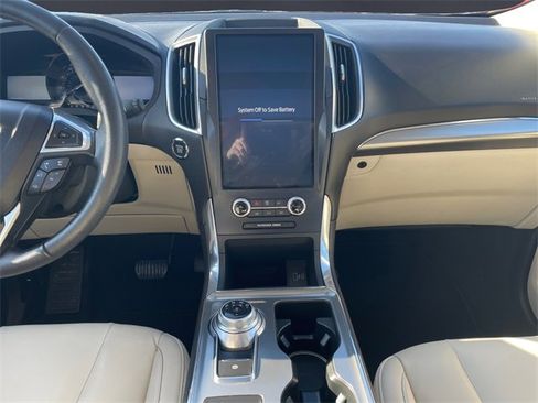 Used 2022 Ford Edge Titanium image 11