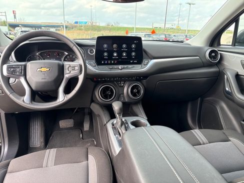 Used 2025 Chevrolet Blazer LT image 11