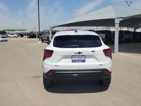 New 2026 Chevrolet Trax RS w/ Driver Confidence Package FWD image 7
