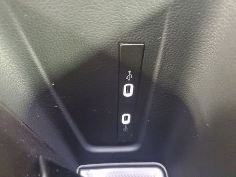 New 2025 Volkswagen Tiguan SE image 25