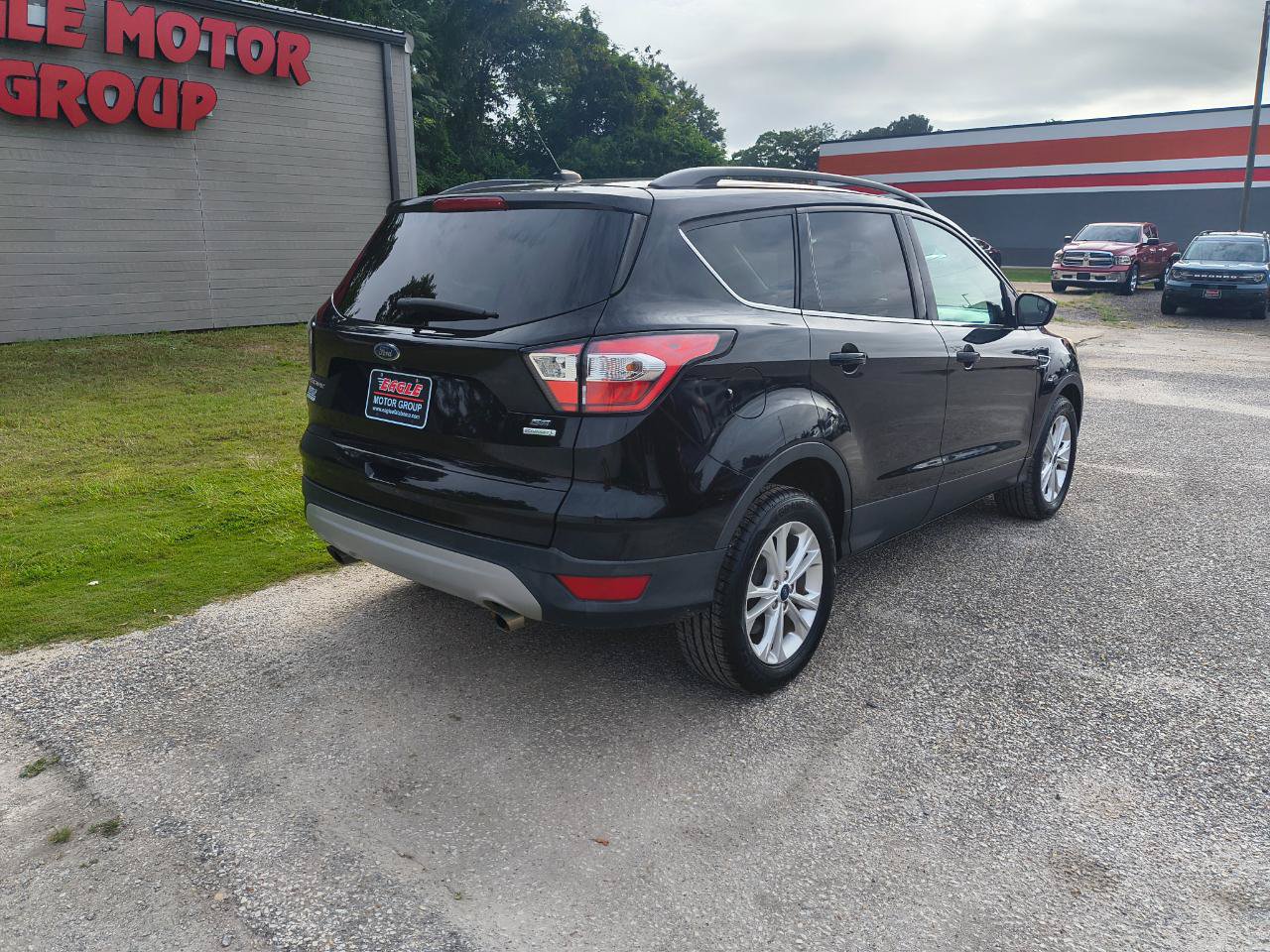 Used 2018 Ford Escape SE FWD image 8