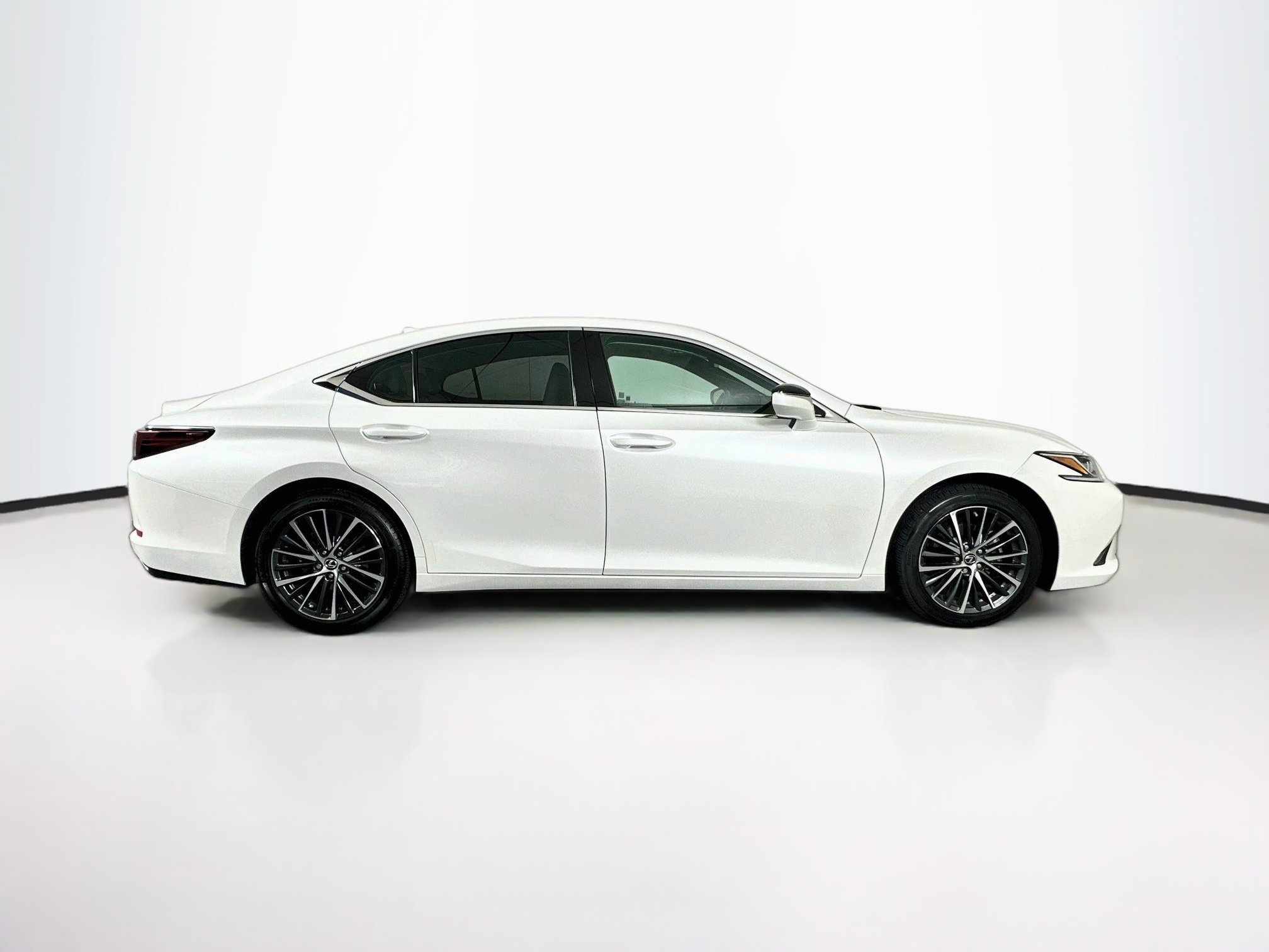 Used 2024 Lexus ES 350 w/ Premium Package FWD image 10