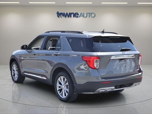 Used 2023 Ford Explorer XLT w/ Equipment Group 202A AWD/4WD image 3