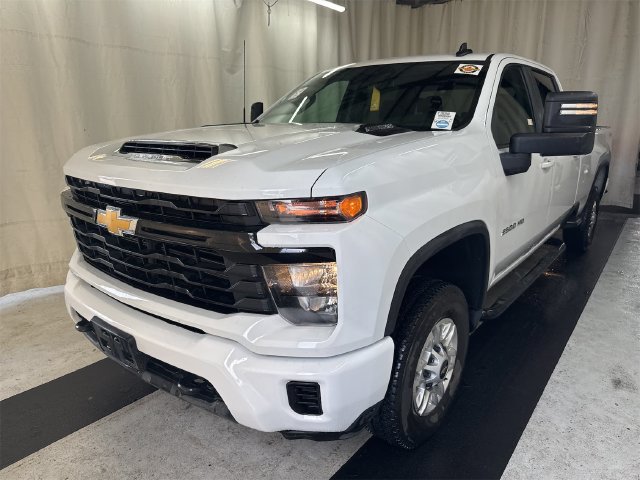 Used 2026 Chevrolet Silverado 2500 LT AWD/4WD image 1