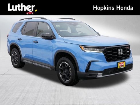 Certified 2025 Honda Pilot TrailSport image 1