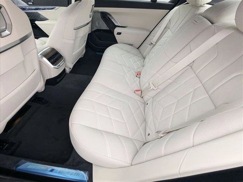 New 2026 BMW 760i xDrive w/ Executive Package AWD/4WD image 15