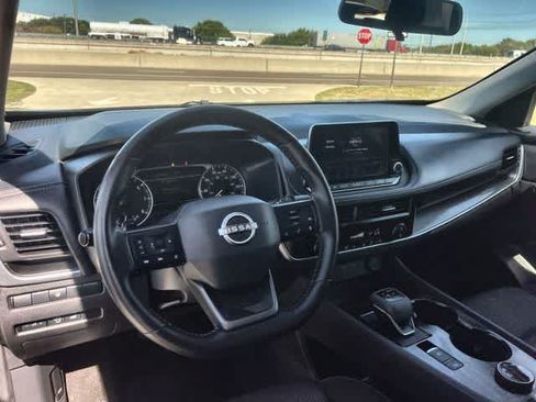 Used 2025 Nissan Rogue SV AWD/4WD image 15